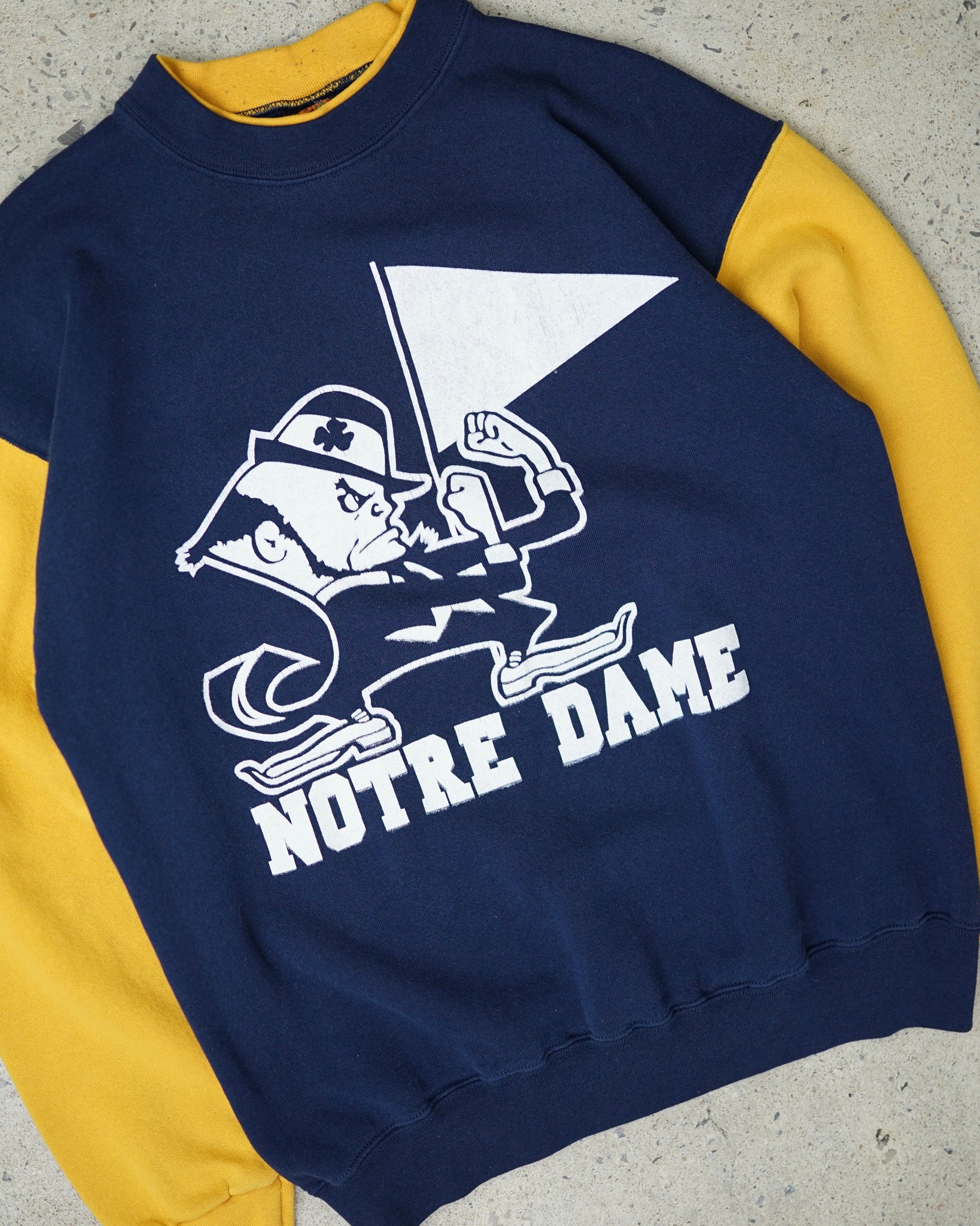 notre dame fighting irish crewneck - medium