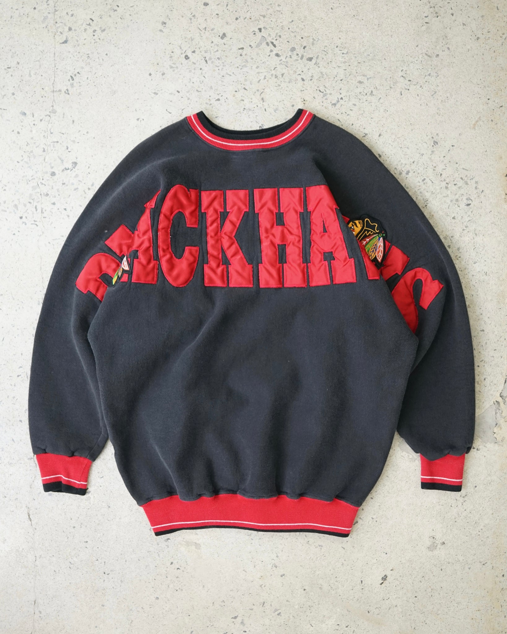 chicago blackhawks crewneck - large