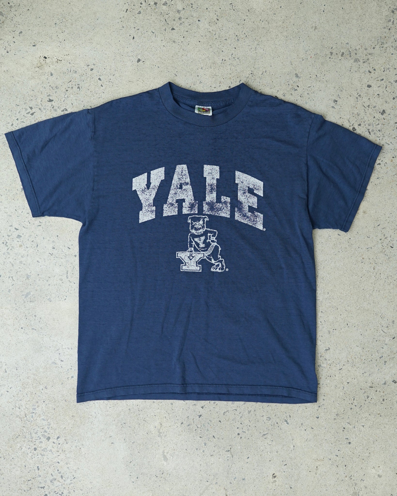 yale t-shirt - large