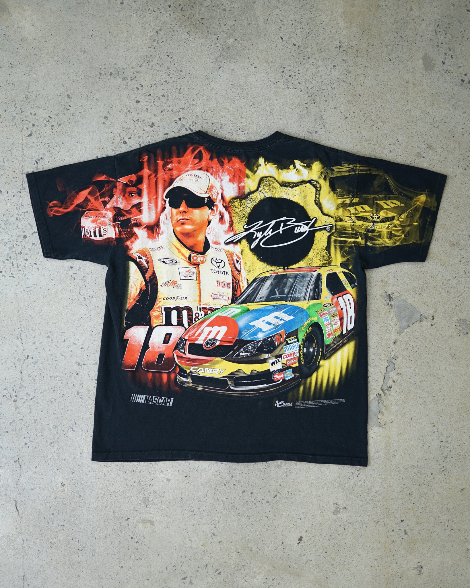 kyle busch nascar t-shirt - XL