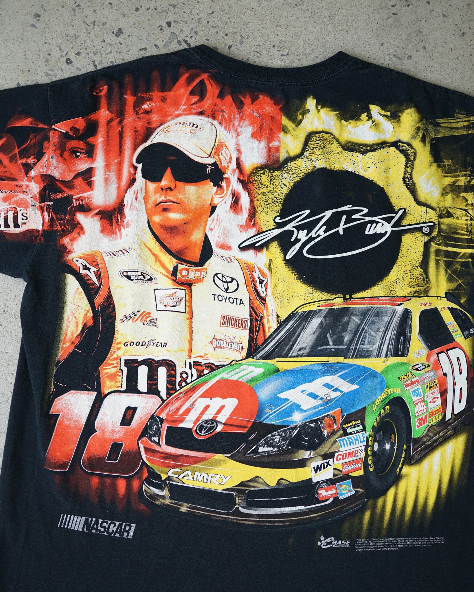 kyle busch nascar t-shirt - XL