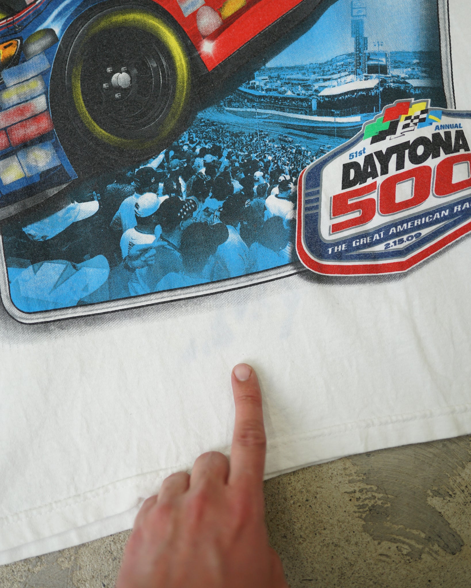 daytona nascar t-shirt - large