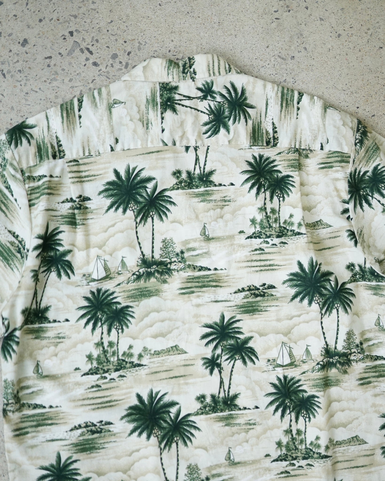 hawaii hawaiian shirt - medium