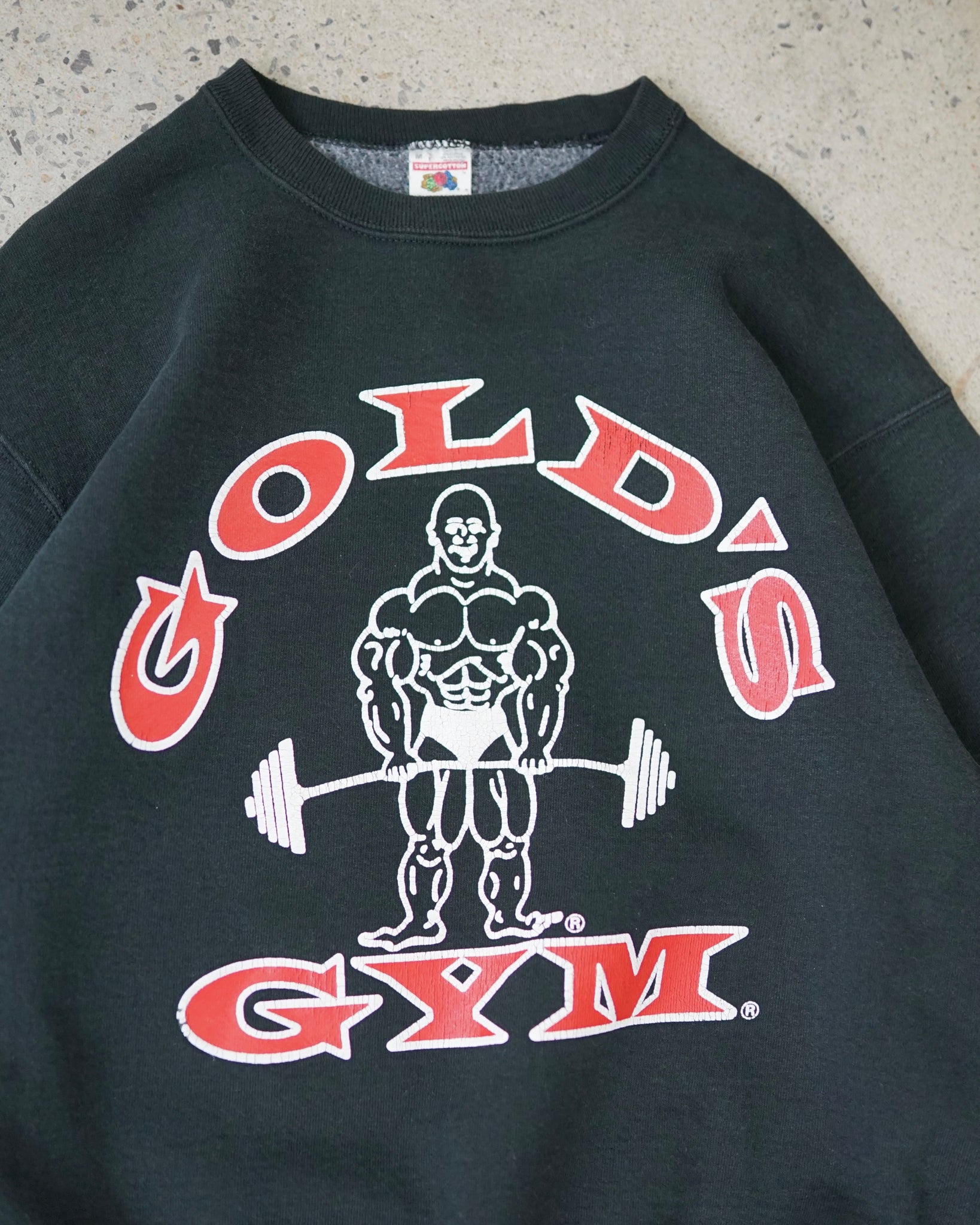 gold's gym crewneck - medium