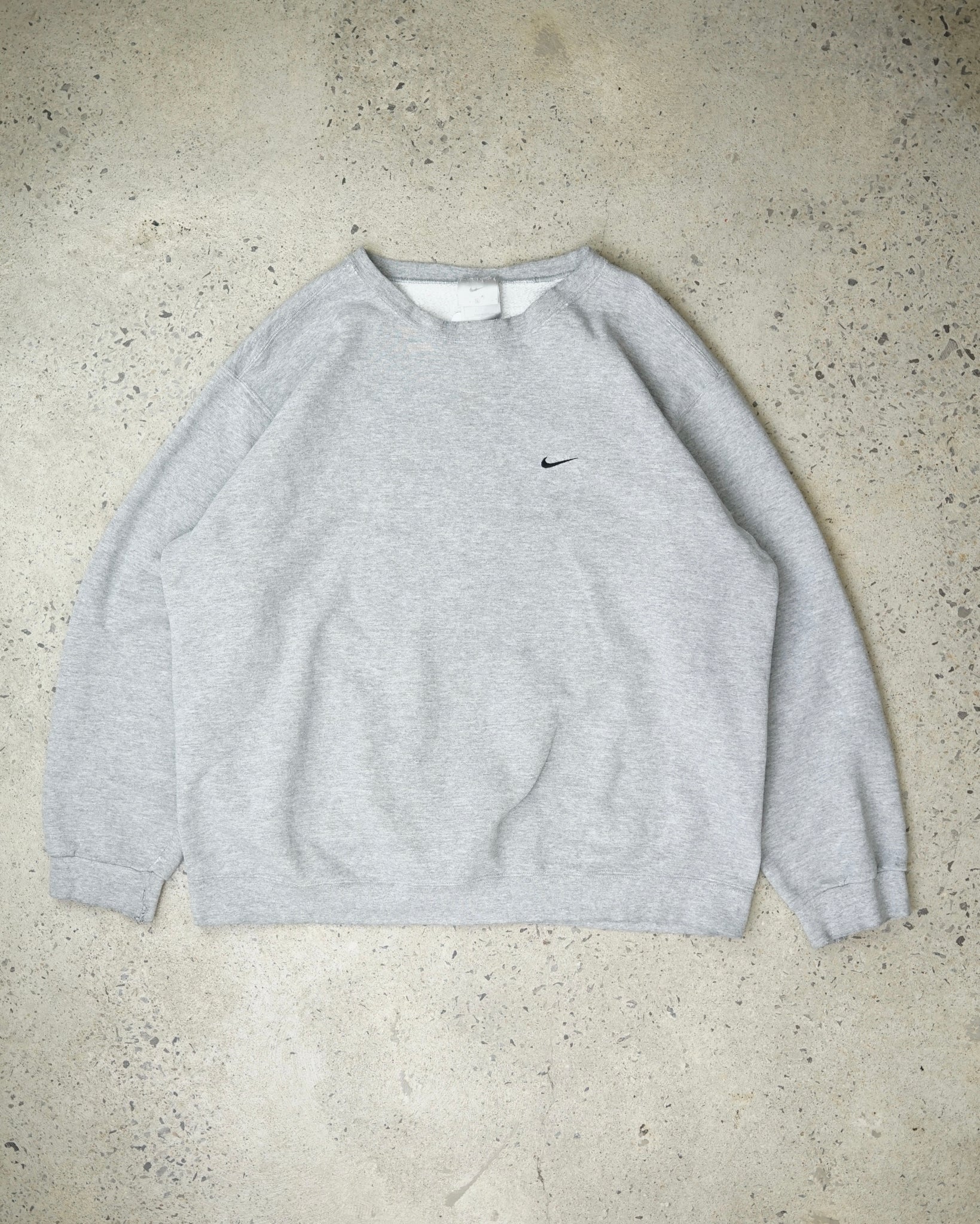 nike essential crewneck - XL