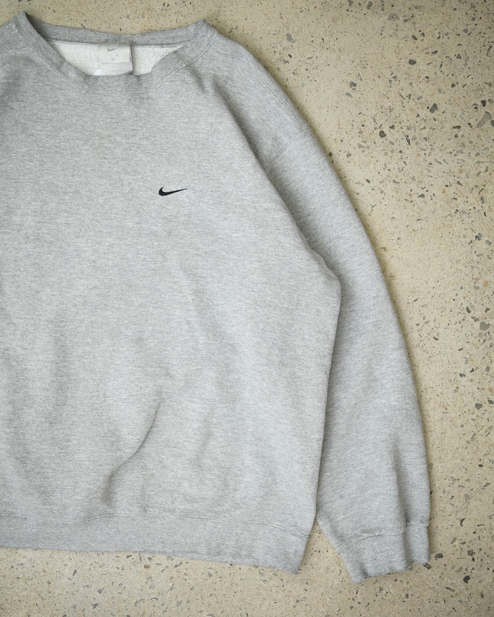 nike essential crewneck - XL