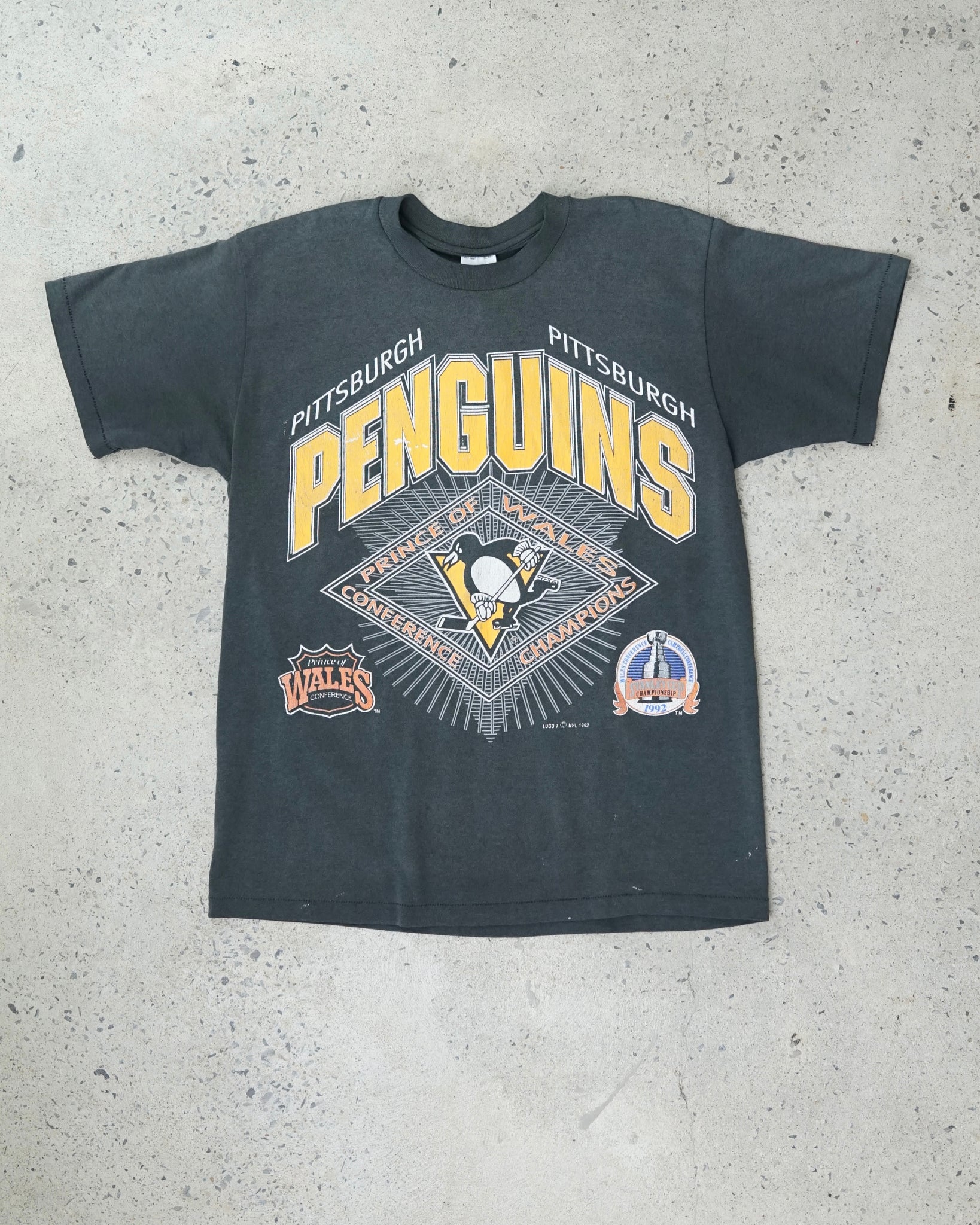 pittsburgh penguins 1992 t-shirt - medium