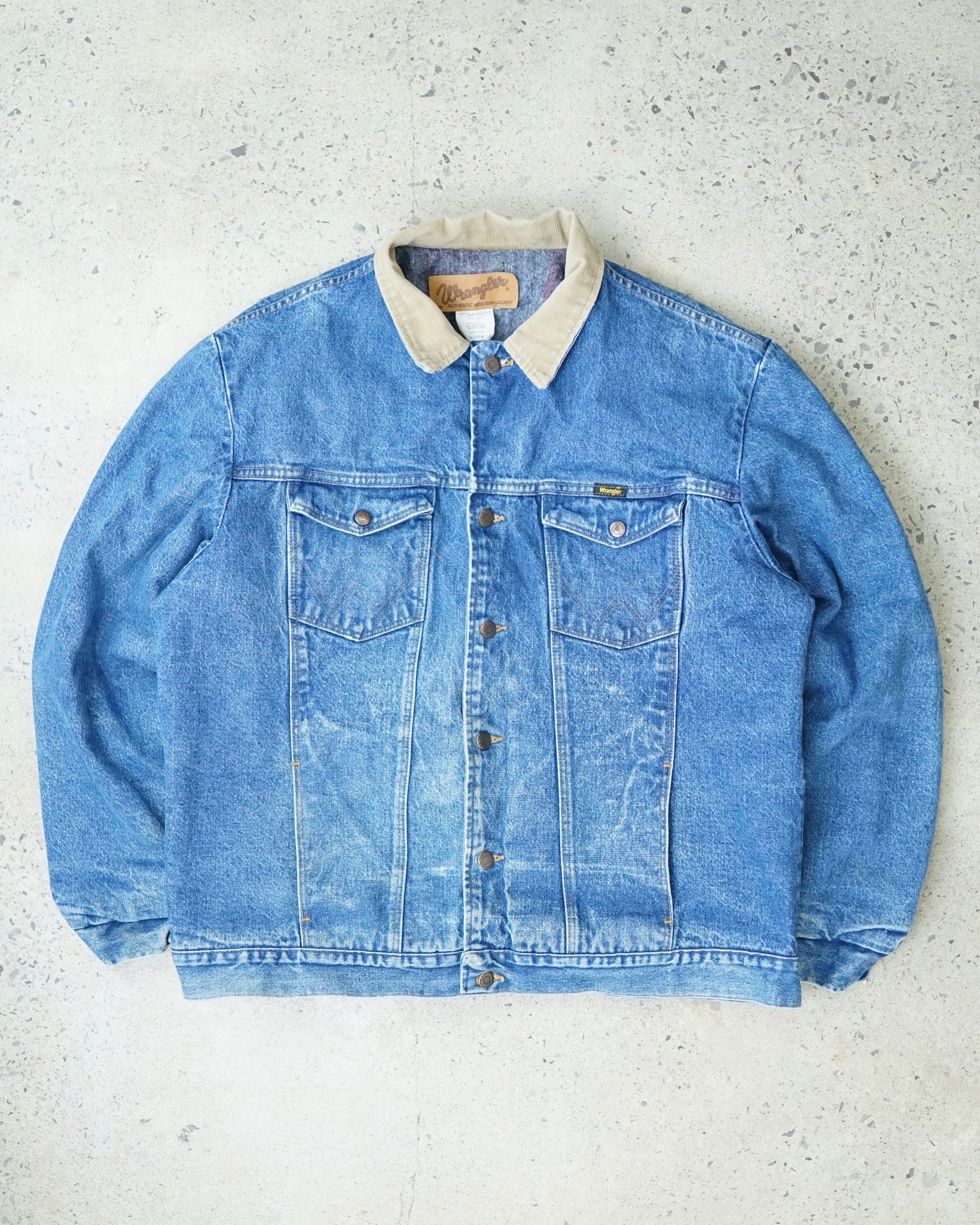 wrangler jeans jacket - large – Chez Claude Vintage