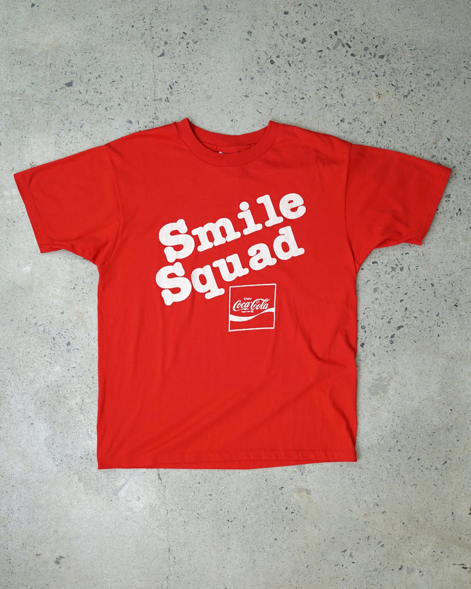 coca-cola smile squad t-shirt - large